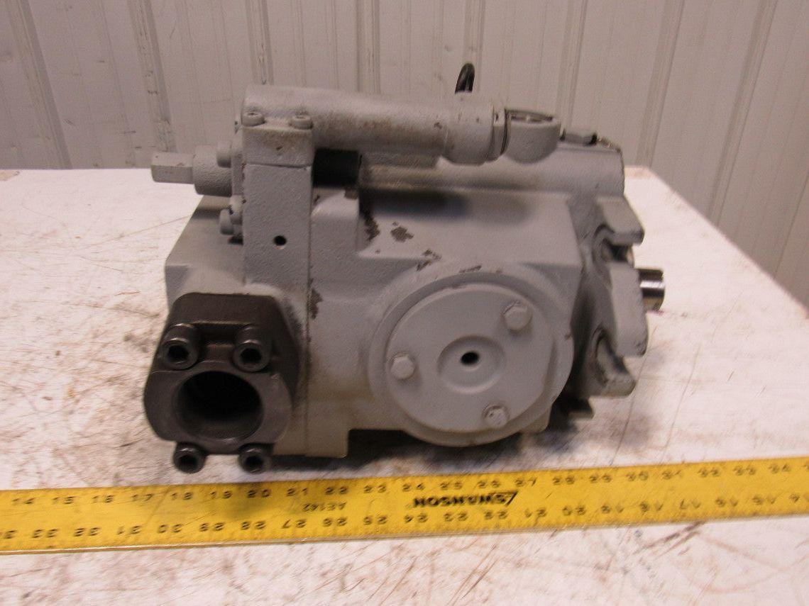 RL50-7001 RBKX PCX3XX-XX Hydraulic Motor 1-1/4" Shaft 1-1/4" NPT