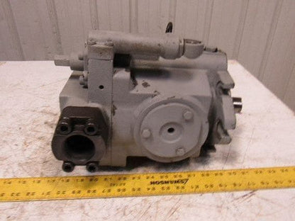 RL50-7001 RBKX PCX3XX-XX Hydraulic Motor 1-1/4" Shaft 1-1/4" NPT