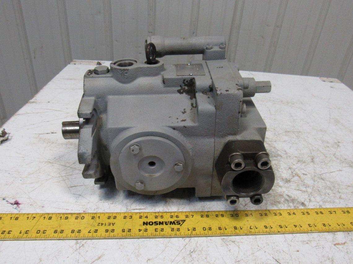 RL50-7001 RBKX PCX3XX-XX Hydraulic Motor 1-1/4" Shaft 1-1/4" NPT