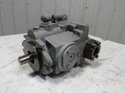 RL50-7001 RBKX PCX3XX-XX Hydraulic Motor 1-1/4" Shaft 1-1/4" NPT