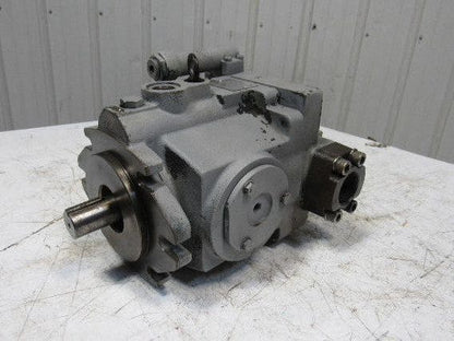 RL50-7001 RBKX PCX3XX-XX Hydraulic Motor 1-1/4" Shaft 1-1/4" NPT