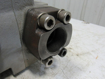 RL50-7001 RBKX PCX3XX-XX Hydraulic Motor 1-1/4" Shaft 1-1/4" NPT