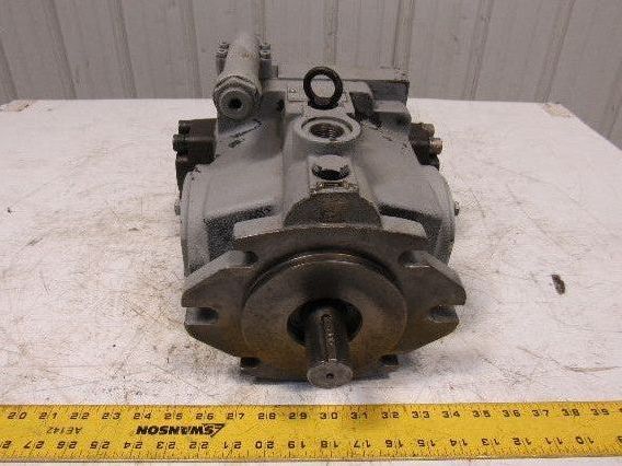 RL50-7001 RBKX PCX3XX-XX Hydraulic Motor 1-1/4" Shaft 1-1/4" NPT
