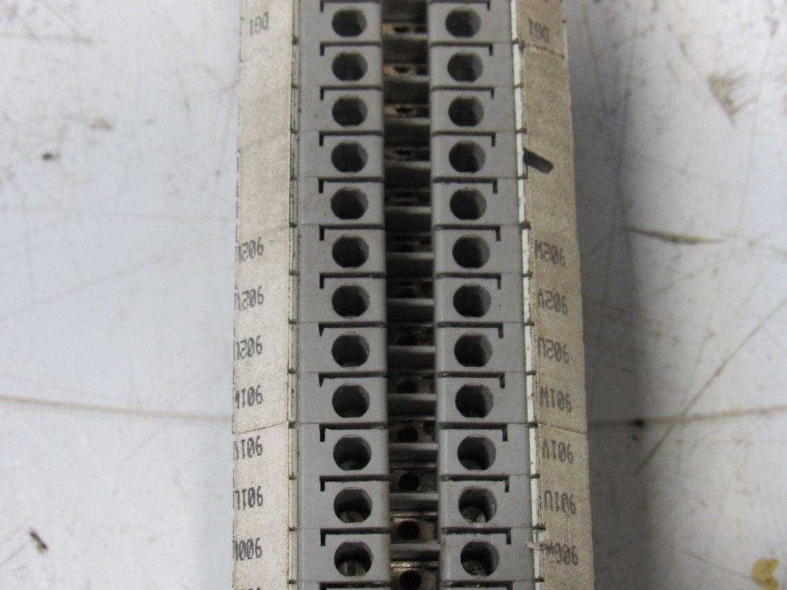 Phoenix Contact UK4 Terminal Block Strip On DIN Rail 125+ Pieces