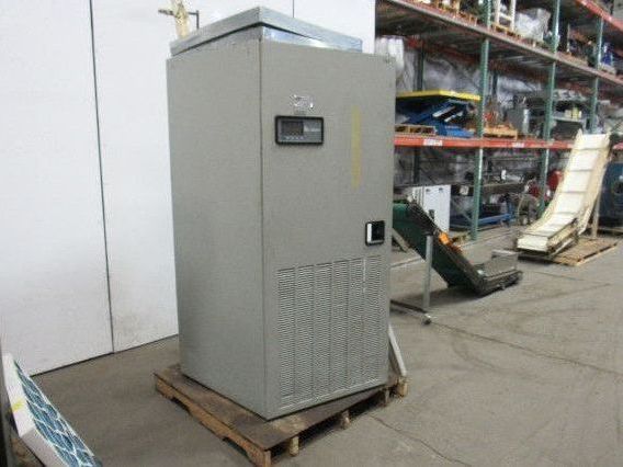 Liebert BU071WAA Liebert Upflow liquid Cooled AC 460v 3Ph