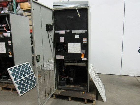 Liebert BU071WAA Liebert Upflow liquid Cooled AC 460v 3Ph