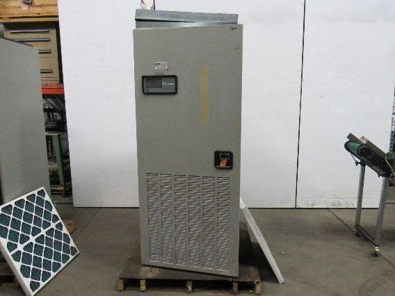 Liebert BU071WAA Liebert Upflow liquid Cooled AC 460v 3Ph