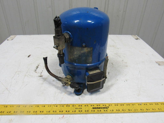 Man
Maneurop MTE36JG4D 460V 50/60Hz Refrigerated Reciprocating Compressor