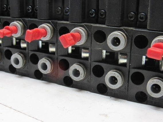 Rexroth 335 505 0920 Pneumatic Valve Manifold Assembly 576 360 020 0