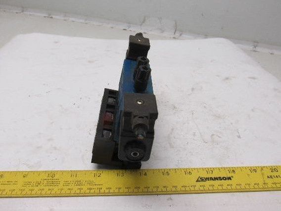 Rexroth P69882-5 Pneumatic Valve 24VDC Coil W/Manifold Block