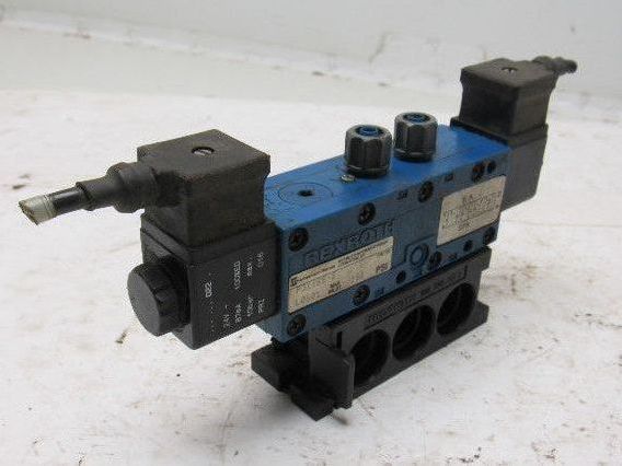 Rexroth P31165-5 Pneumatic Valve 24VDC Coil W/Manifold Block