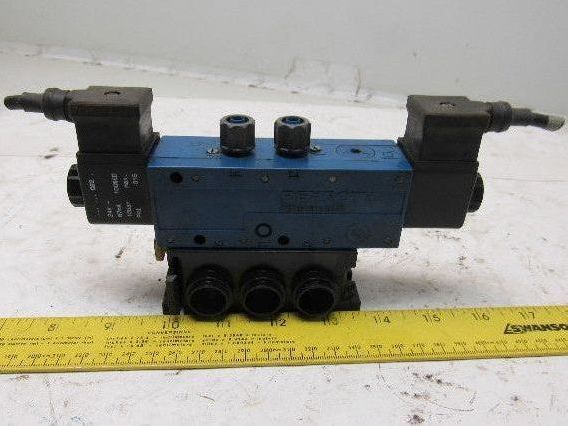 Rexroth P31165-5 Pneumatic Valve 24VDC Coil W/Manifold Block