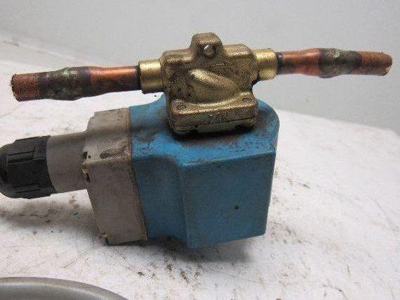 Danfoss 018Z6857 Solenoid Valve Coil 24VDC 3/8 OD Sweat