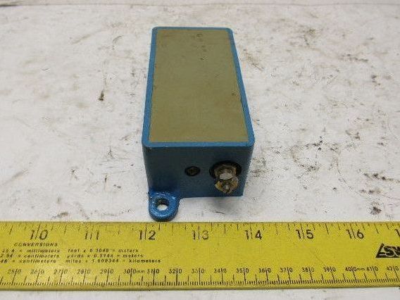 Allen Bradley Photo Switch 871F-D70NN50-D4 A Photo Switch 10-30VDC N.O. 400mA