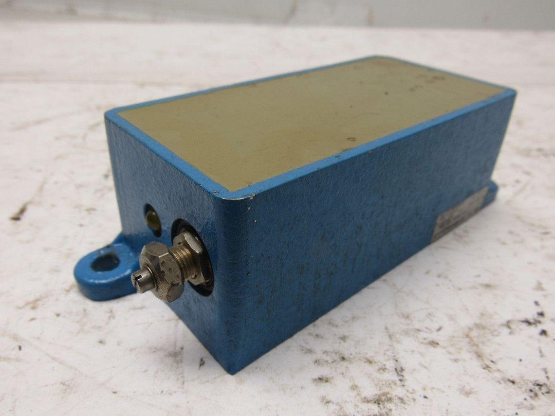 Allen Bradley Photo Switch 871F-D70NN50-D4 A Photo Switch 10-30VDC N.O. 400mA