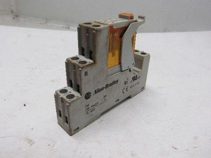 Allen Bradley 700-HK32A1-3-4 700-HN222 120V AC Relay Module And Base Lot Of 2