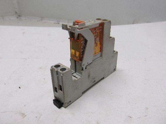 Allen Bradley 700-HK32A1-3-4 700-HN222 120V AC Relay Module And Base Lot Of 2