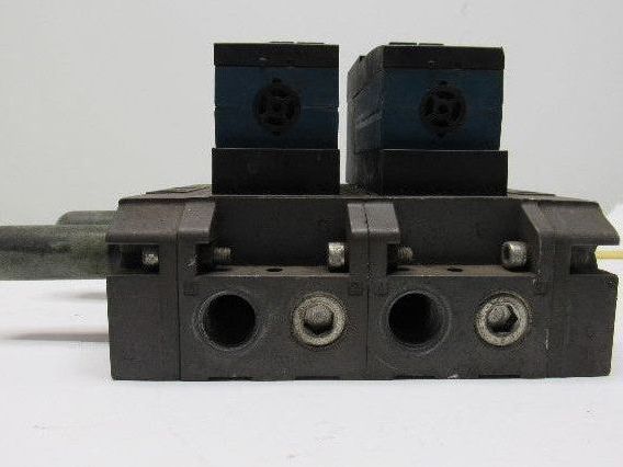 Bosch Rexroth 261-208-140-0 Pneumatic Solenoid Valve W/Manifold