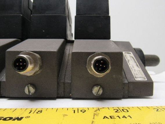 Bosch Rexroth 261-108-...110/140/120 Pneumatic Solenoid Valves W/Manifold