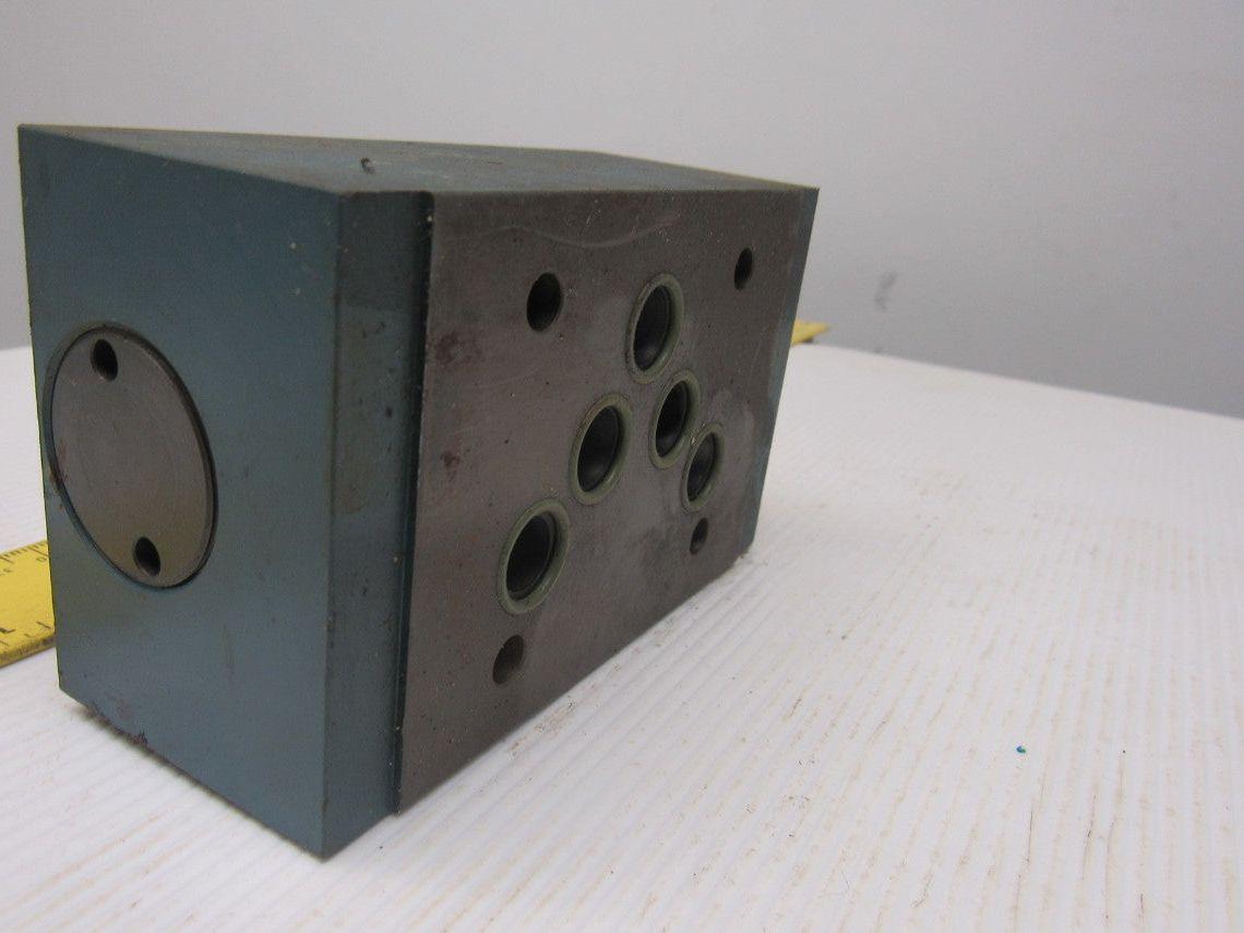 Bosch 0 811 020 027 4500 PSI Check Valve Block