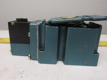 MAC 6331C-311-PM-111DA 4/3 Position Air Valve 1 Solenoid 120V Coil