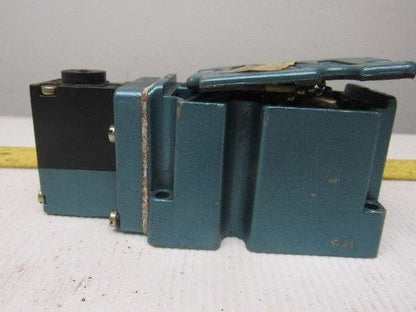 MAC 6331C-311-PM-111DA 4/3 Position Air Valve 1 Solenoid 120V Coil