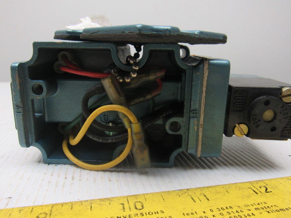 MAC 6331C-311-PM-111DA 4/3 Position Air Valve 1 Solenoid 120V Coil