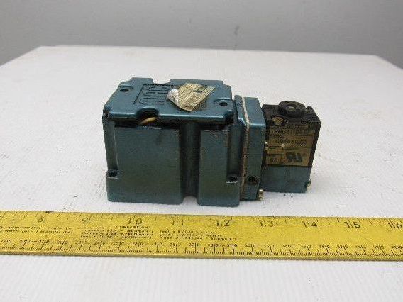 MAC 6331C-311-PM-111DA 4/3 Position Air Valve 1 Solenoid 120V Coil ...