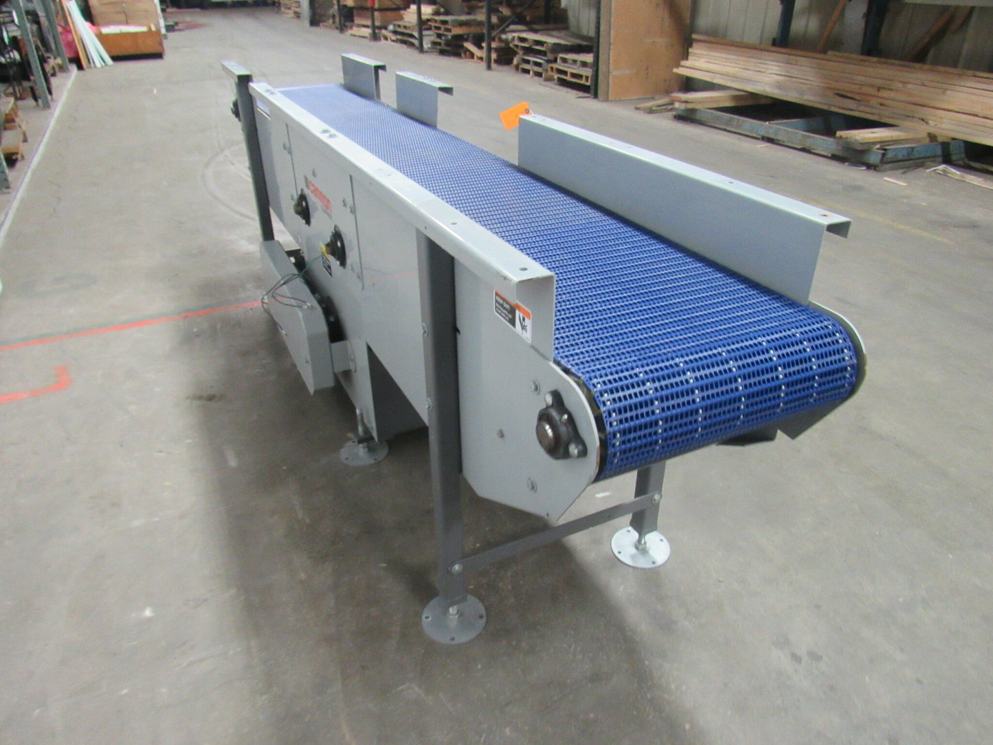 124" Center Drive Slide Bed Conveyor 18" Plastic Chain Belt 130FPM 208-230/460V