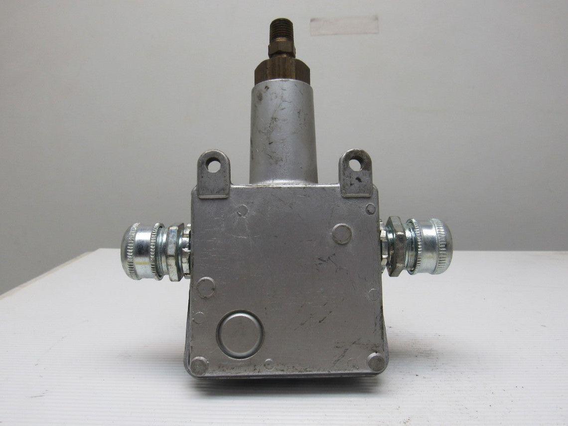 United Controls H100-702 Control Pressure Switch