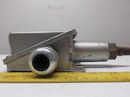 United Controls H100-702 Control Pressure Switch