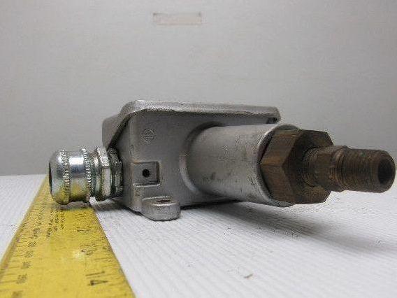 United Controls H100-702 Control Pressure Switch