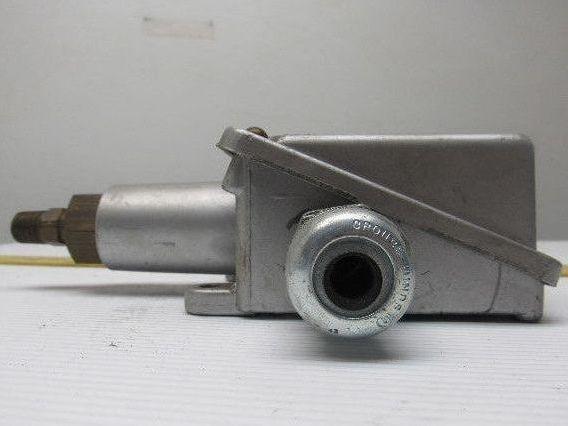 United Controls H100-702 Control Pressure Switch