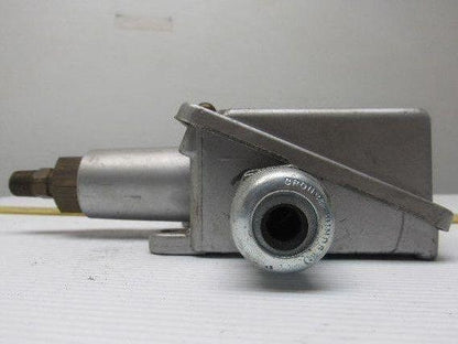 United Controls H100-702 Control Pressure Switch