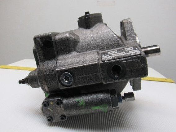 Parker PVP1636BRV12X3932 3600 PSI 7.8 GPM 3/4" Shaft Variable Volume Piston Pump