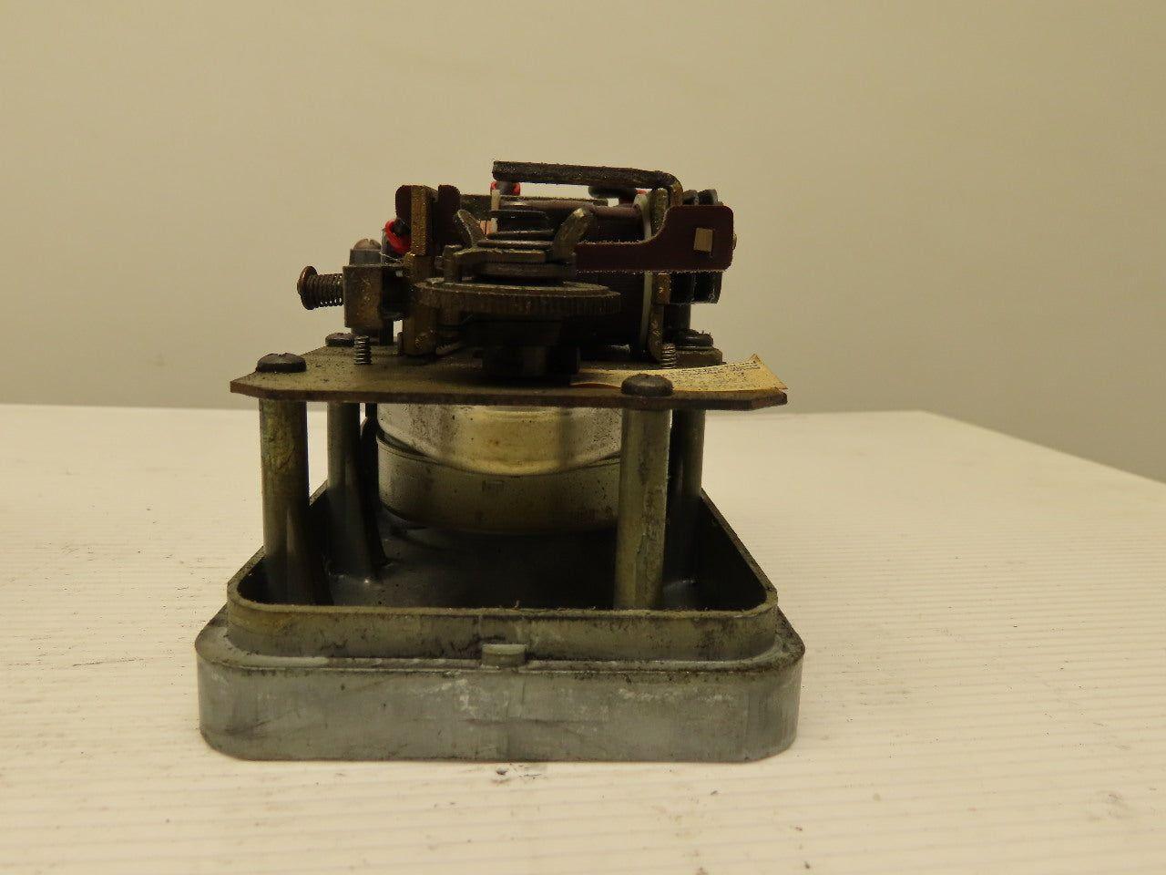 Eagle Signal HD32A622 120V 5.5 Minute Timer Relay