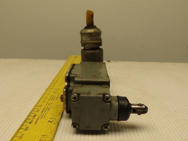 Square D 9007 BD-50 600V 10A Roller Plunger Limit Switch
