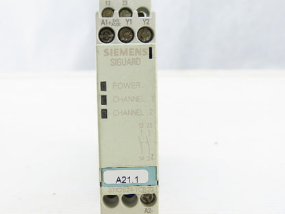 Siemens 3TK2824-1CB30 Safety Relay