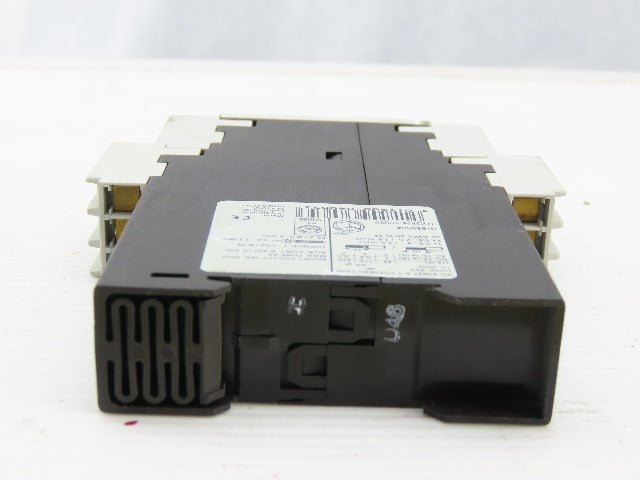 Siemens 3TK2824-1CB30 Safety Relay