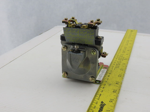 Square D AO10DV02 AC Pneumatic Timing Relay 600V 1N.O 1N.C