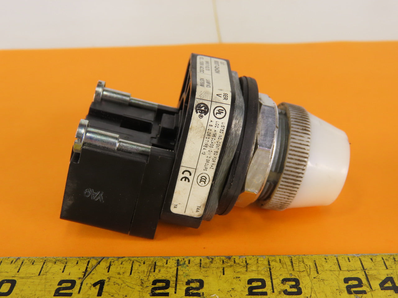 Allen Bradley 800T-QH2W/V Universal LED Pilot Light 12-130VAC White Series V