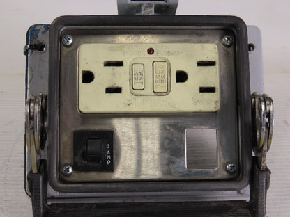 Mencom Corp GF-RJ45-R-32 Programming Device Interface Connector 115VAC 3Amp