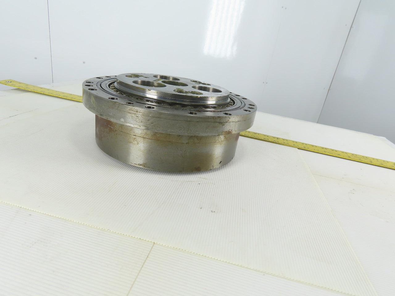Yaskawa HW9381465-B Motoman Robotic Reduction Gear Speed Reducer From a YR-UP50