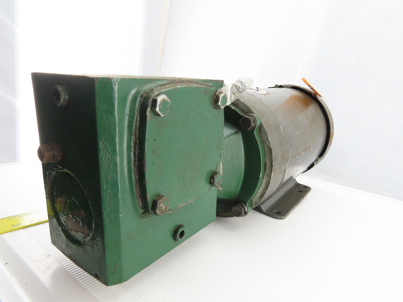 Baldor CM3554T 1/2Hp Gear Motor 208-230/460V 3Ph 10:1 Ratio 7/8" Shaft 174RPM