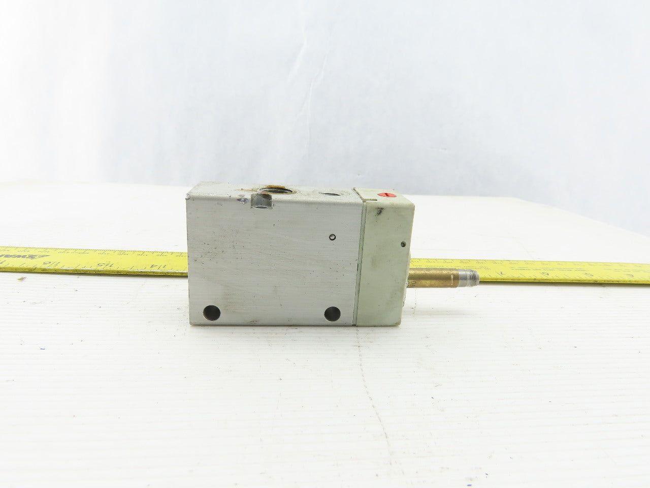 Parker S9 381S-RF-1/4-NG Valve 24VDC 60VAC 50Hz 6OVA