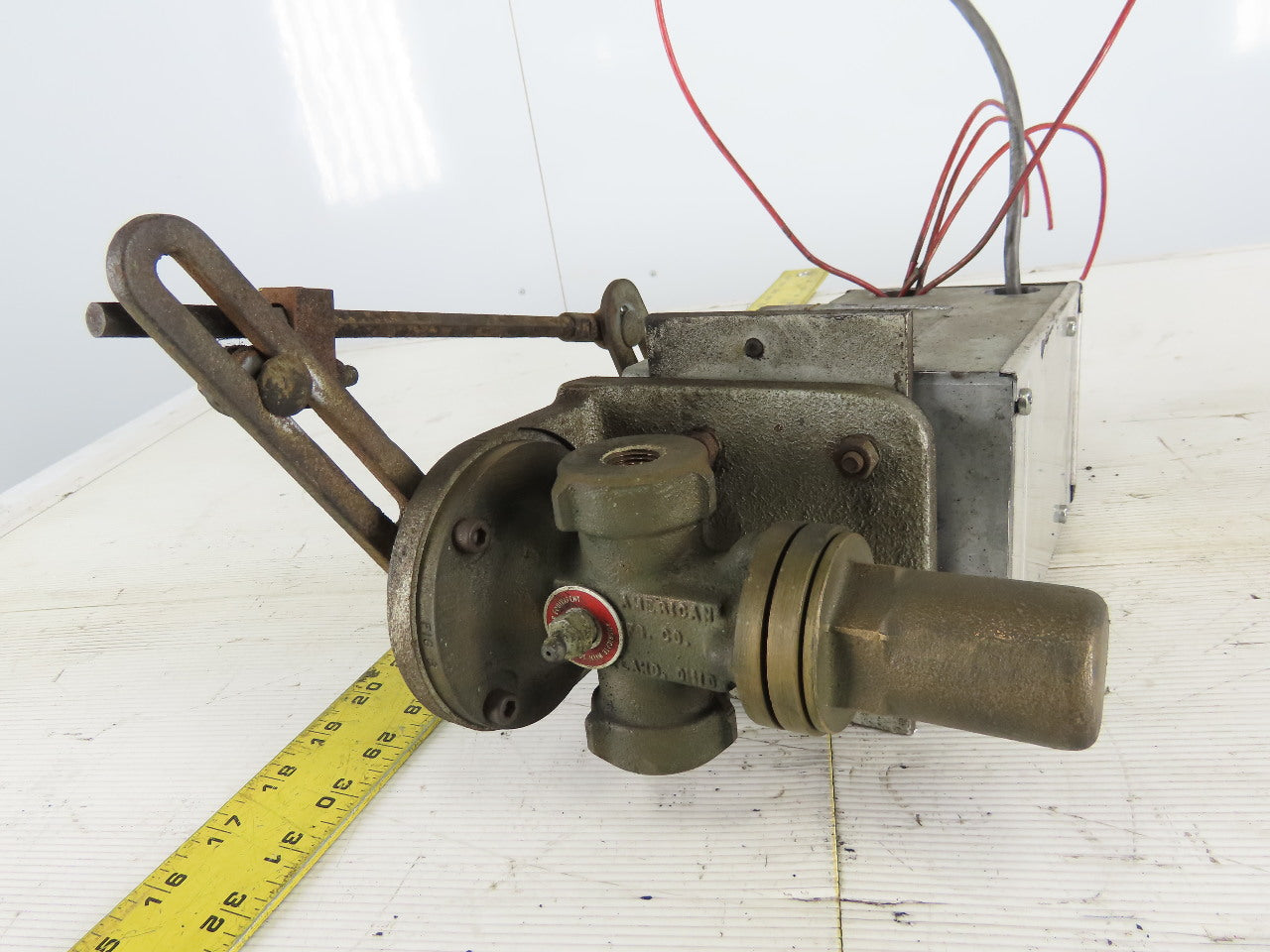Barber Colman EA57 Actuator 0.65A 120V 40W W/2-3706 1/4" NPT Valve