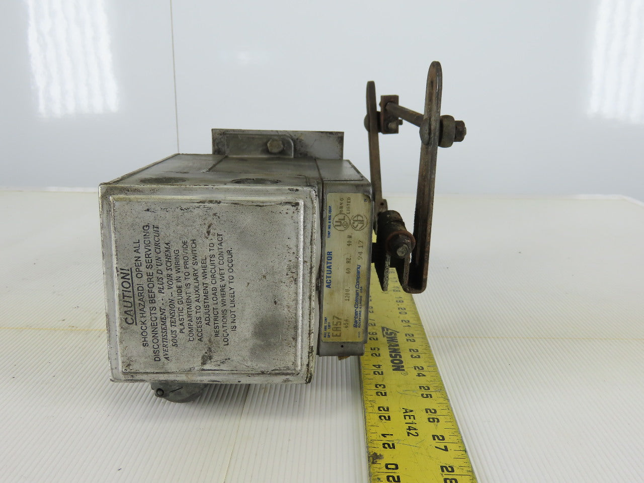 Barber-Coleman EA57 Actuator 0.65A 12V 60Hz 40W 1-1/2 NPT