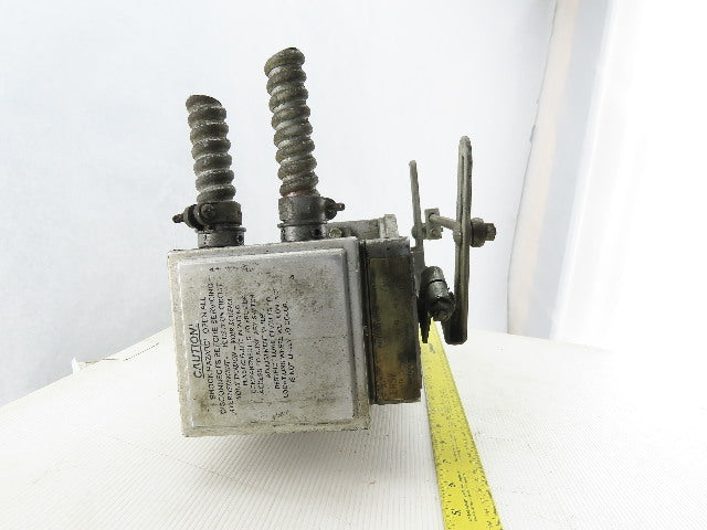 Barber-Coleman EA57 Actuator 0.65A 120V 60Hz 40W W/1008A-3 1-1/2 NPT Gas Valve