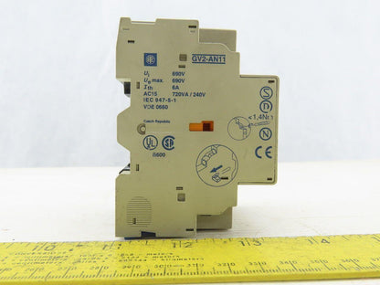 Telemecanique GV2-M10 Circuit Breaker 3 Pole 690V 50/60Hz 3A