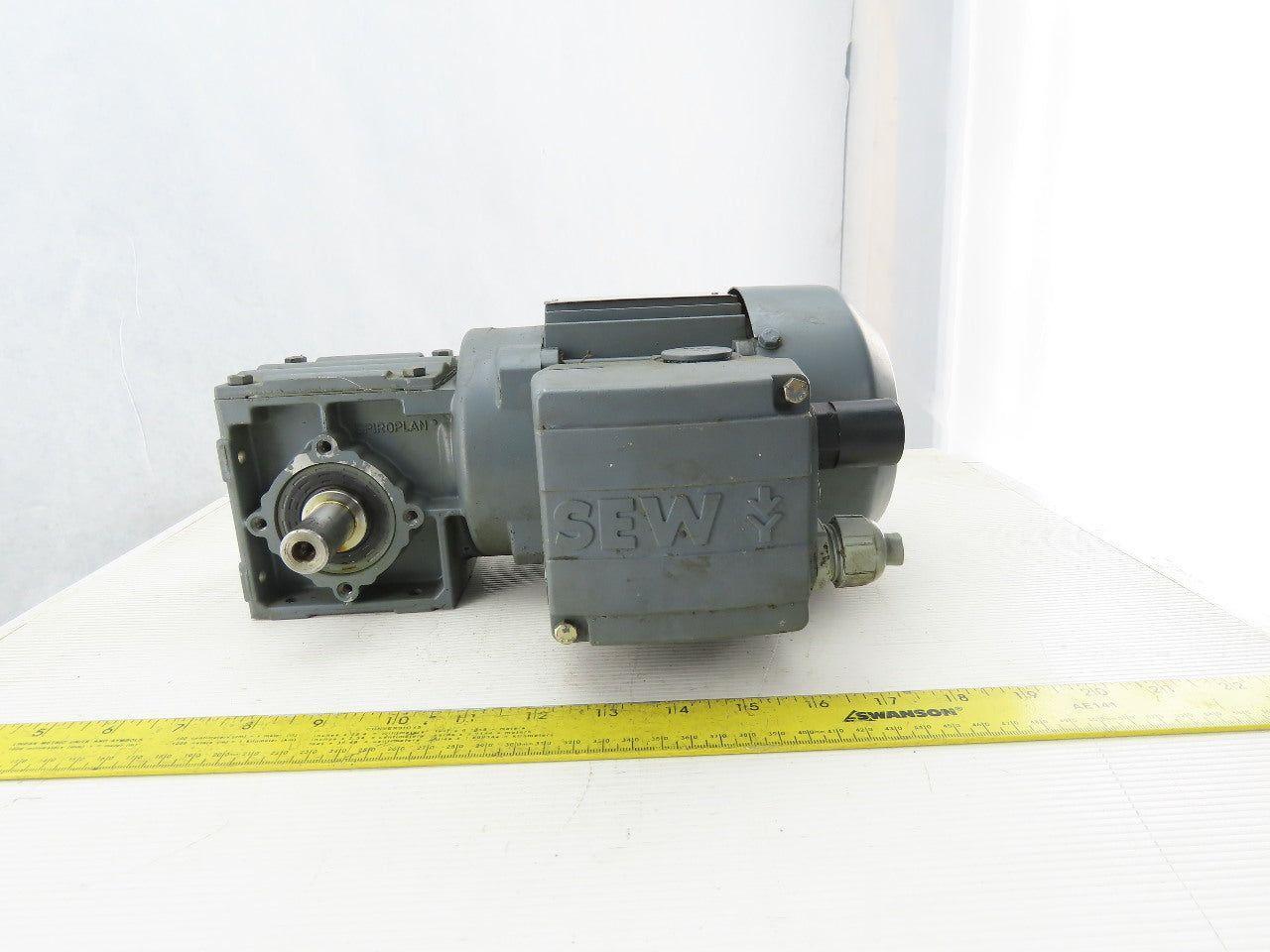 SEW-EURODRIVE W20 DT71K4/TF/IS 0.18KW Gear Motor 277/480V 3Ph 44RPM 20mm Shaft